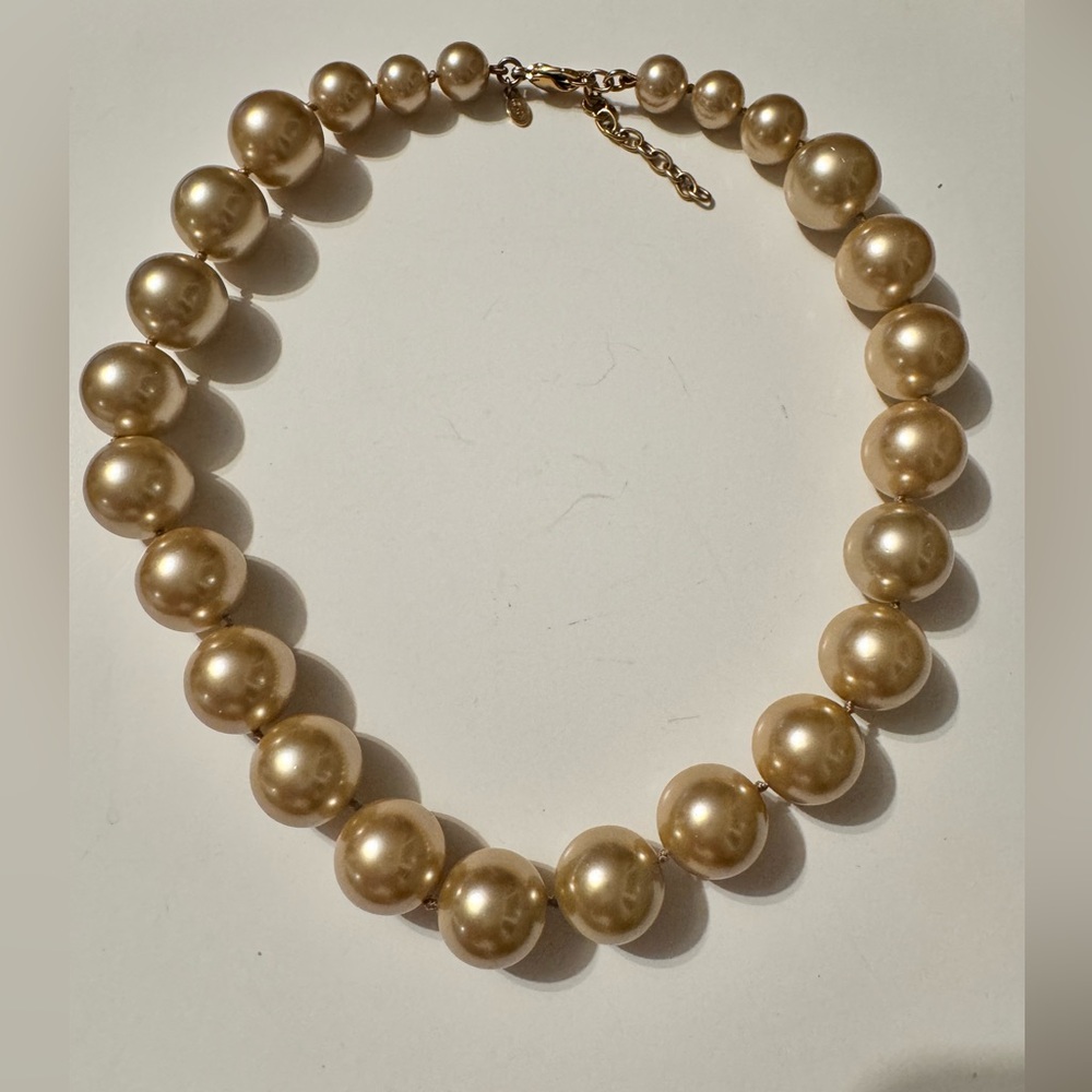 Monet vintage beautiful pearls in goldfish tone